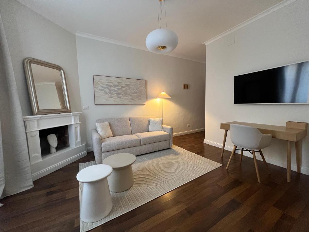 Com A Cas #2 - Feel At Home In The City Center Bari Bagian luar foto